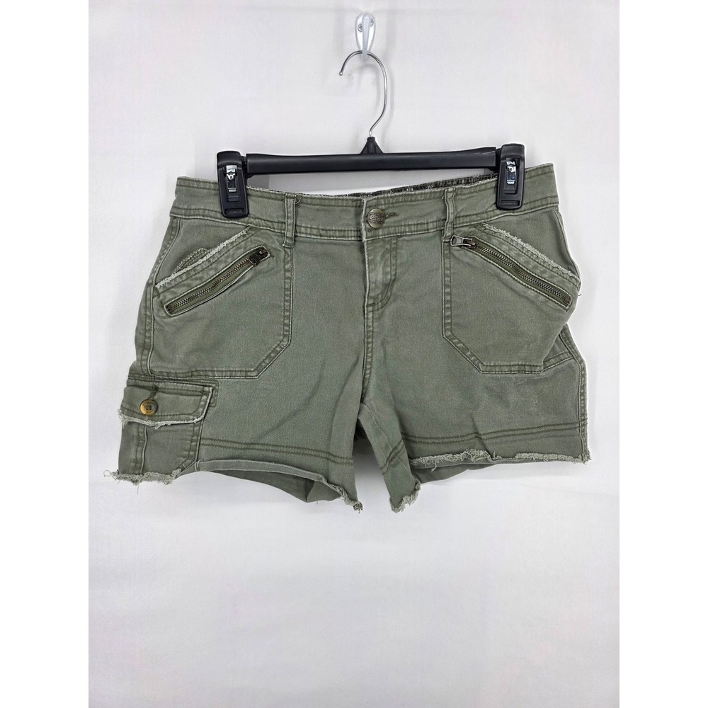Maurices Womens Size 3/4 Olive Green Cargo Shorts Frayed Hem Utility 2932